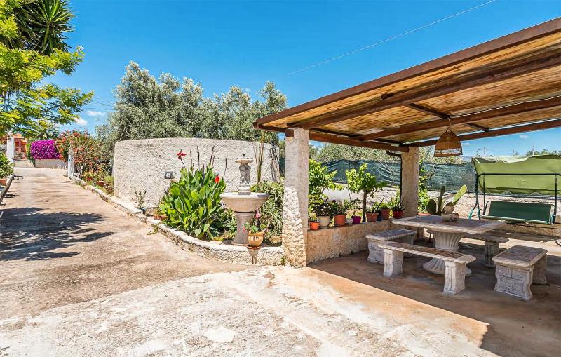 2 Bedroom Nice Home In Noto - image 16