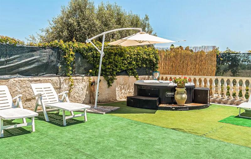 2 Bedroom Nice Home In Noto - image 9