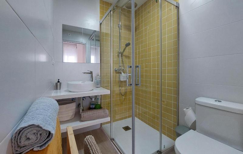 Amazing Apartment In Torremolinos With Wifi - image 7