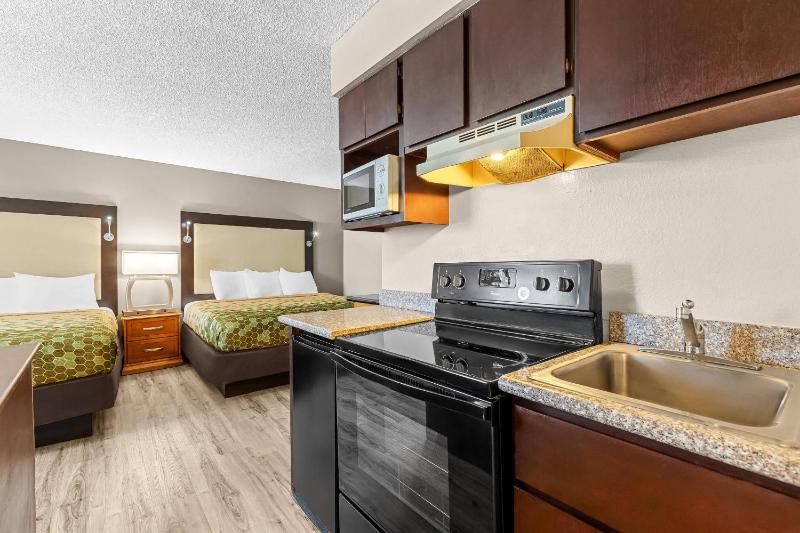 Rodeway Inn & Suites Portland West - Beaverton - image 16