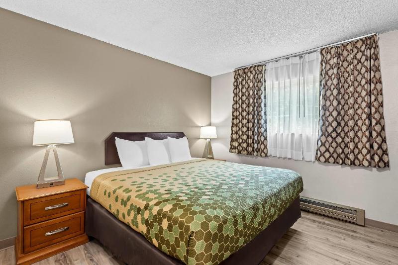 Rodeway Inn & Suites Portland West - Beaverton - image 9