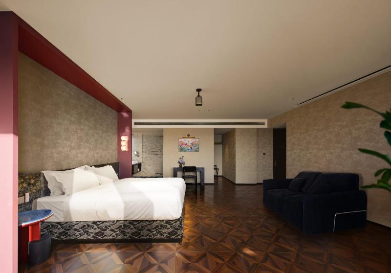 Aranciel 阿岚若 High-Rise River View Hotel -Jiefangbei Area-Hongya Cave - image 17