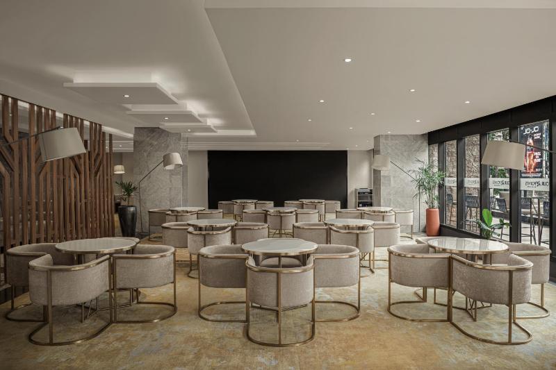 Four Points by Sheraton Accra Airport Hotel - image 11