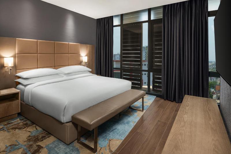 Four Points by Sheraton Accra Airport Hotel - image 9