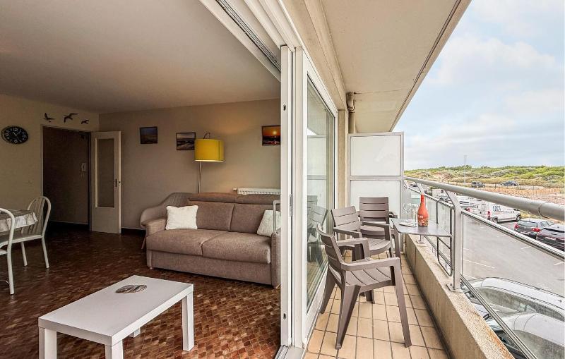 Cozy Apartment In Middelkerke - image 1