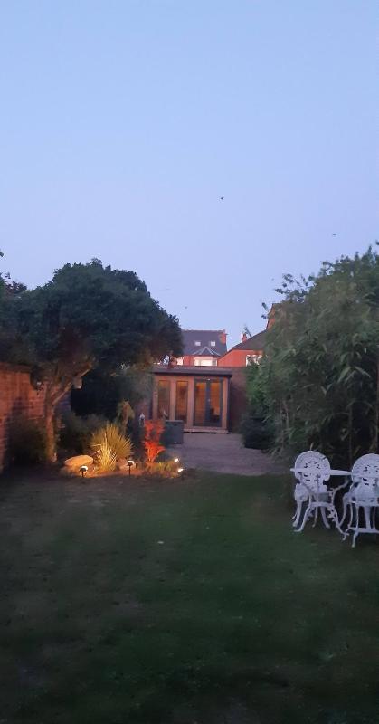 Beautifully Furnished House Summer House - image 31