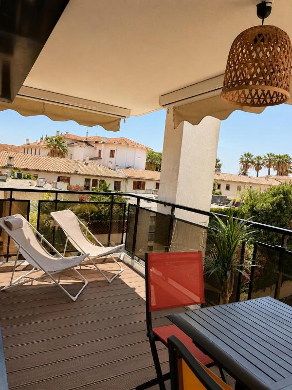 Home Riviera - One-Bedroom Apartment Near Beach - image 10