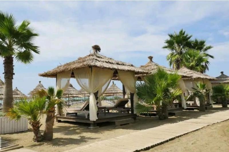 Swimming Pool Villa at Gjiri Lalzit - image 7
