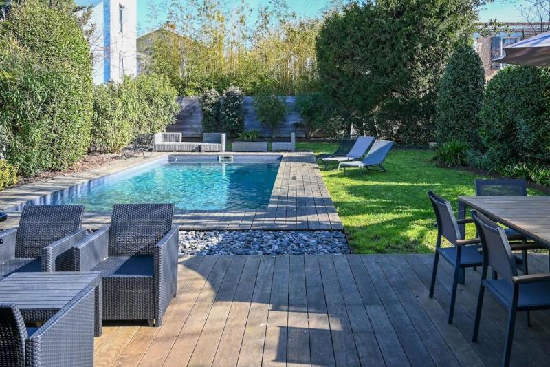 House for 11 people with a pool in La Rochelle - image 1