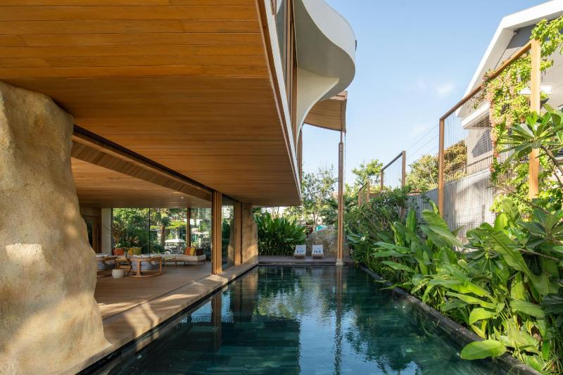 The TH Hoi An Beachfront Villa - image 2