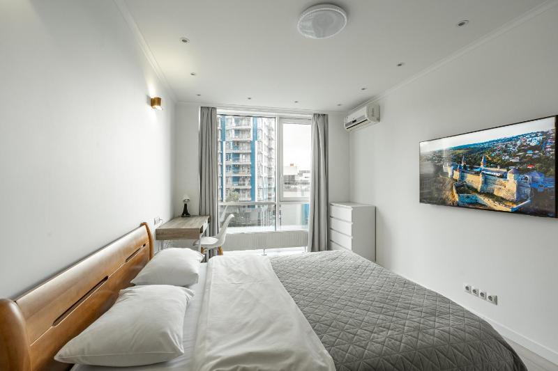 3-143 Central Park John McCain 7 Kyiv centre fantastic city view 15 kW backup power Petrovdom Apartment - image 16