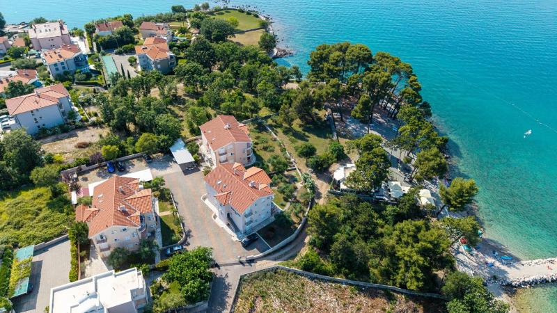 Mare & Mons Seafront Apartments - image 25