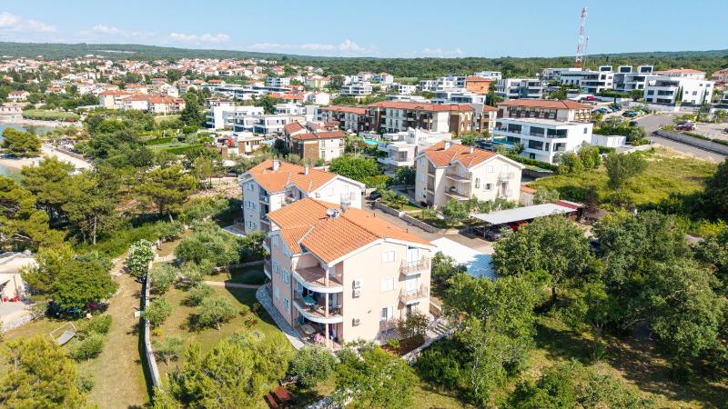 Mare & Mons Seafront Apartments - image 21