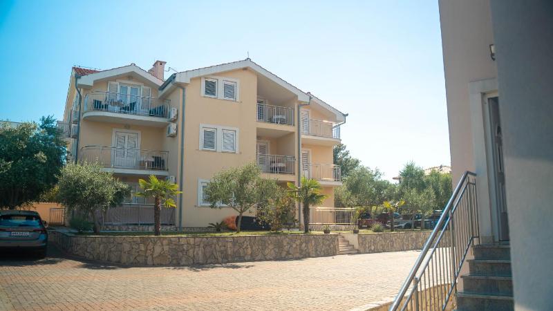 Mare & Mons Seafront Apartments - image 38
