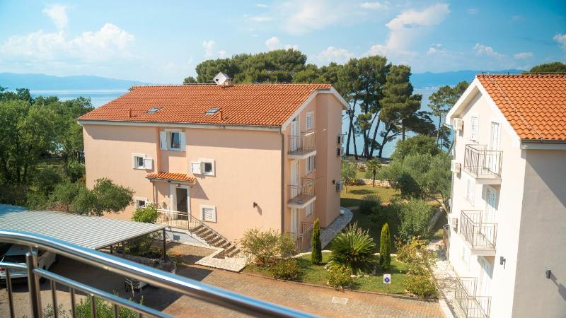 Mare & Mons Seafront Apartments - image 23