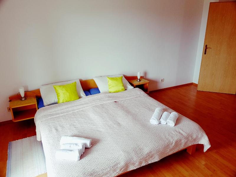 Studio Apartment image 2