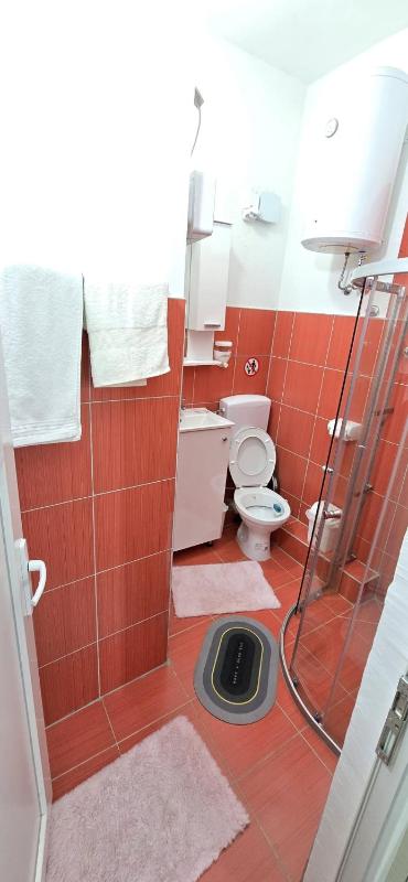 Apartment A with free parking - image 15