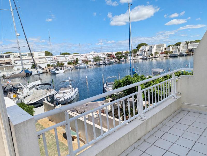 Grande marina vue sur port - image 5