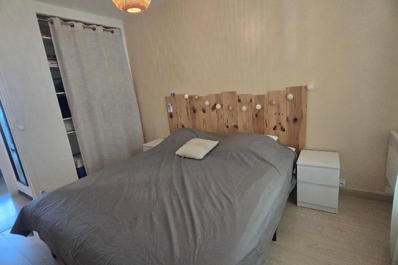 Apartment in Fréjus near the beach with balcony - image 11