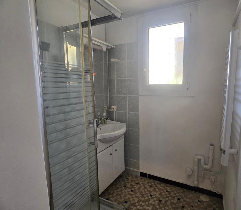 Apartment in Fréjus near the beach with balcony - image 5