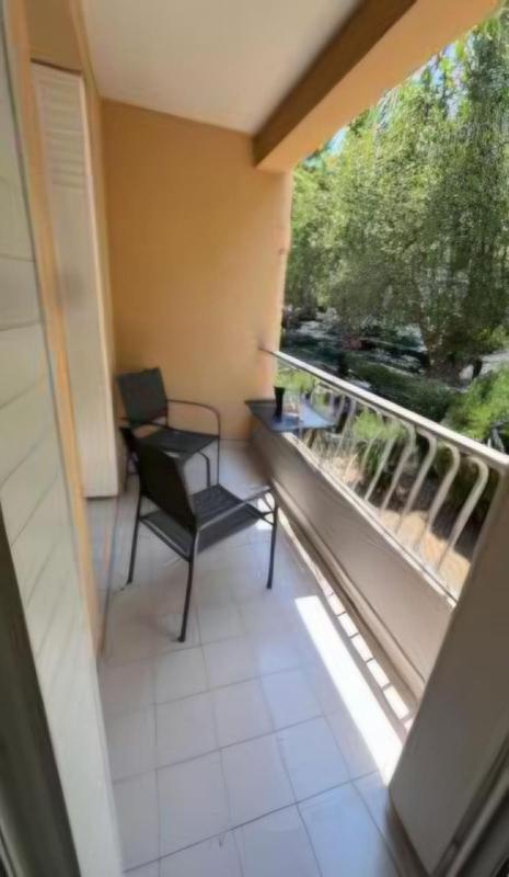 Apartment in Fréjus near the beach with balcony - image 13