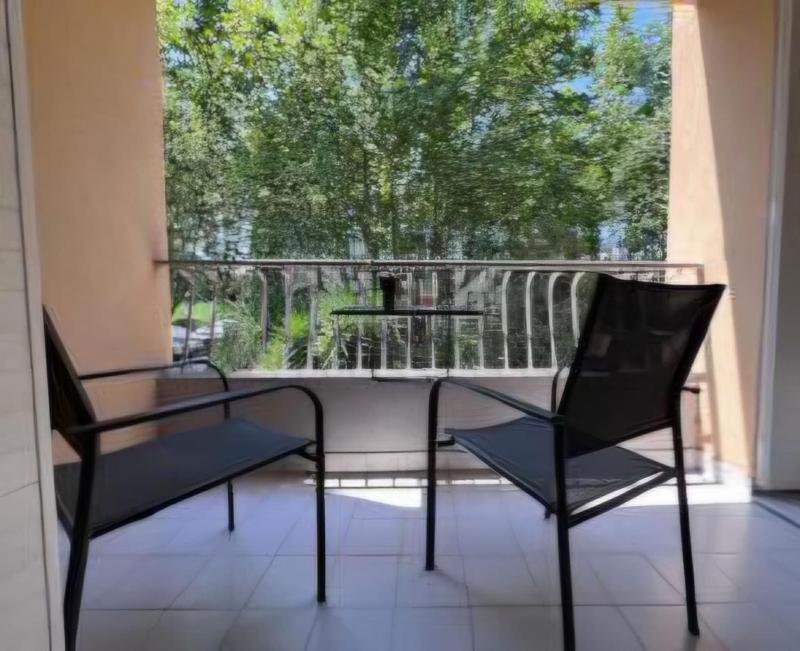 Apartment in Fréjus near the beach with balcony - image 9