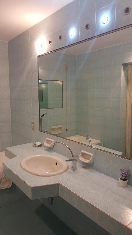 Queen Room with Garden View image 2