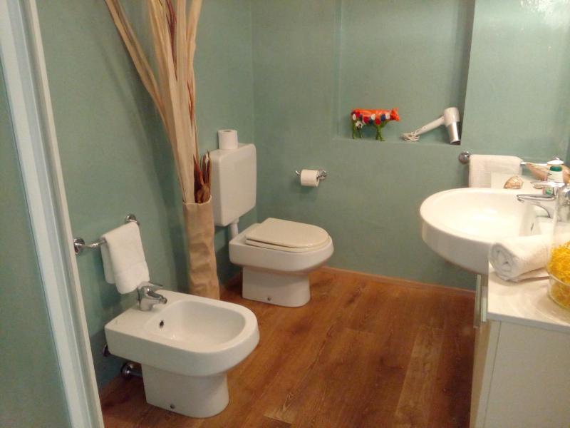 Double Room with Private External Bathroom image 2