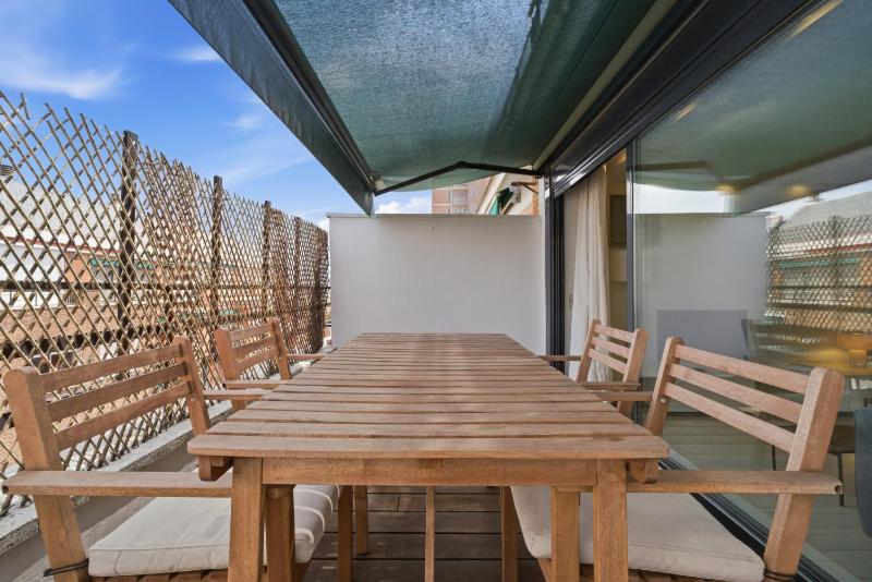 Modern Flat in Rios Rosas with Terrace - image 8