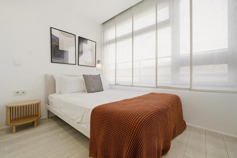 Modern Flat in Rios Rosas with Terrace - image 5