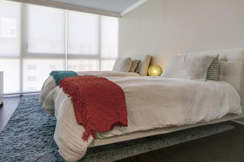 Three Bedroom Condo with Marina Views and Private Balcony - image 14