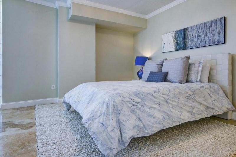 Three Bedroom Condo with Marina Views and Private Balcony - image 10