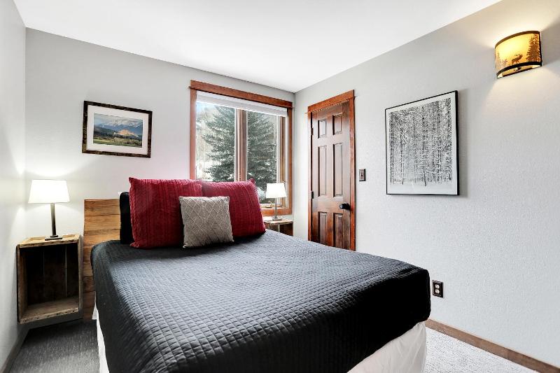 Promontory 18 - image 21