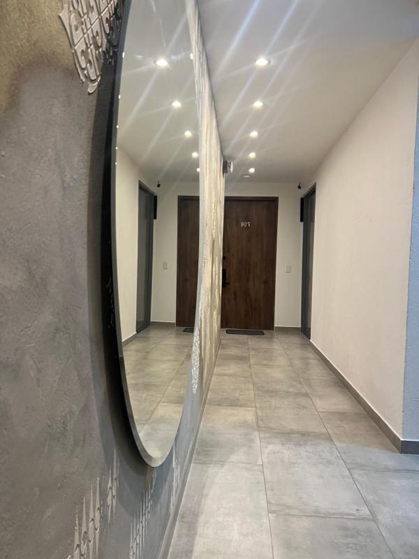 Suite de lujo cama king con AC - image 8
