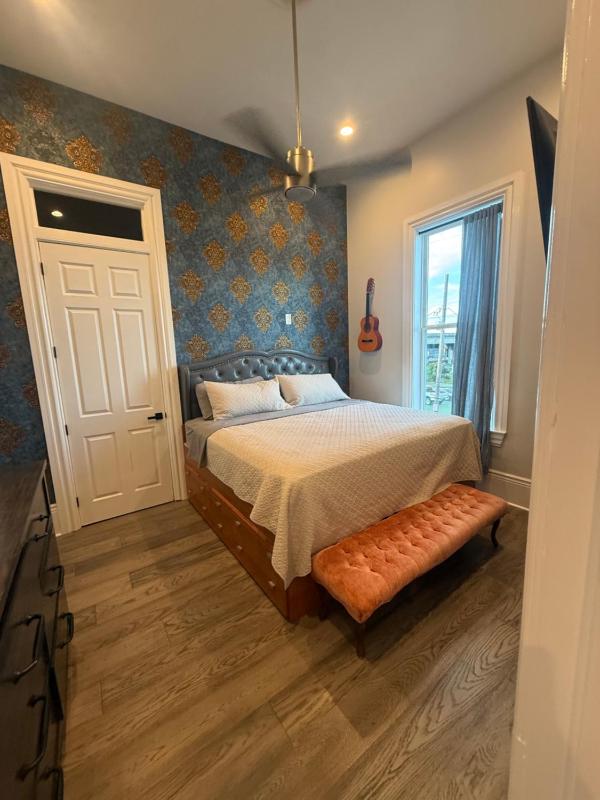 Blue Crawfish Boutique Hotel & Pool Bar - image 13