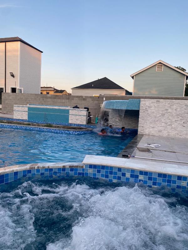 Blue Crawfish Boutique Hotel & Pool Bar - image 11