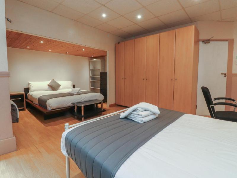 Luxury Winter Gardens Apartment 2 - image 21