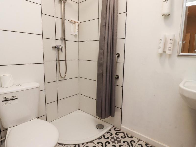 Luxury Winter Gardens Apartment 1 - image 27
