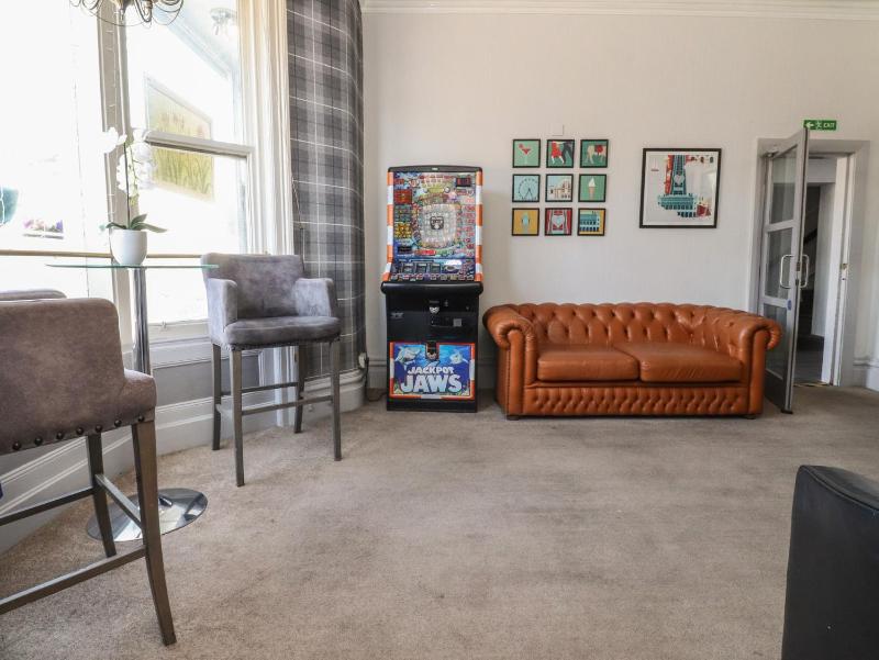 Luxury Winter Gardens Apartment 1 - image 24