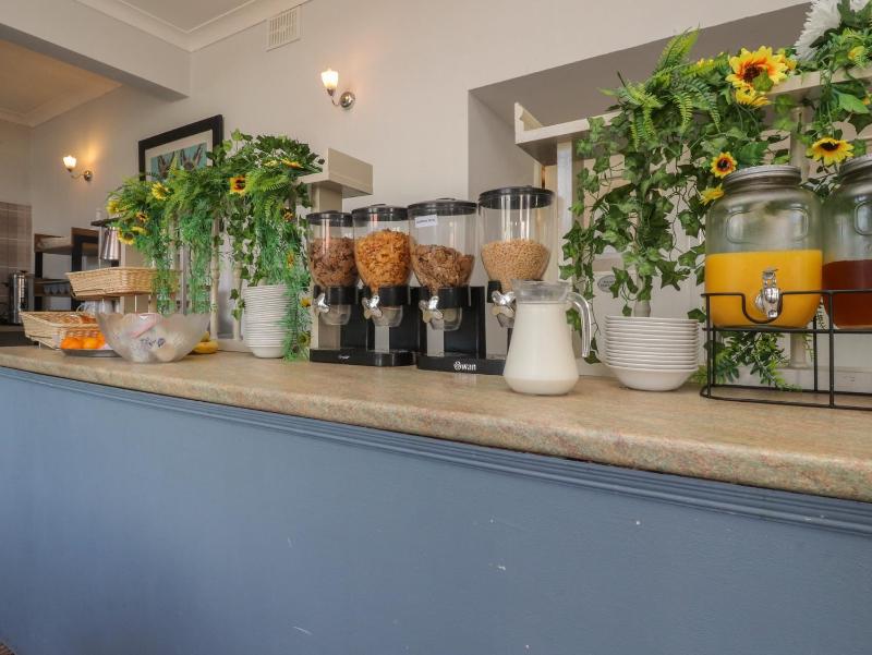 Luxury Winter Gardens Apartment 1 - image 17