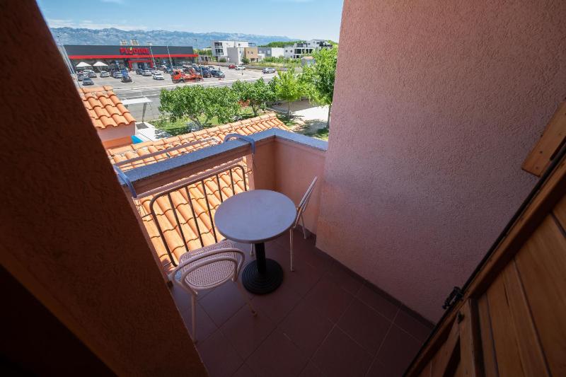 Apartments Armitage - image 34