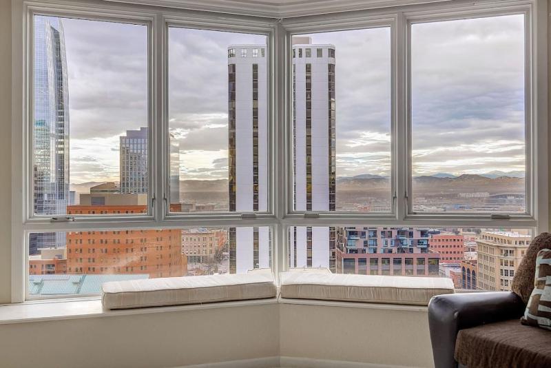 City Center Oasis Prime Location with Views - image 6
