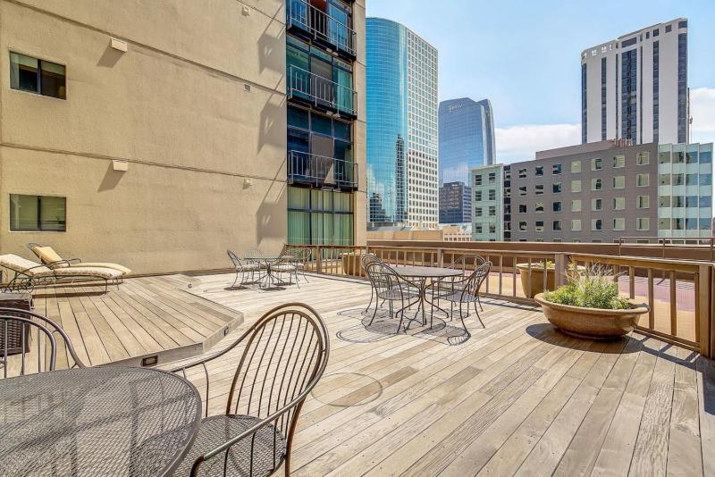 City Center Oasis Prime Location with Views - image 5