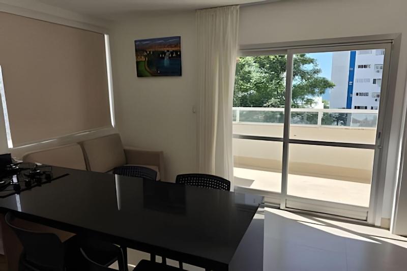 Moderno & Central: 70m do Mar + Garagem Privativa - image 4