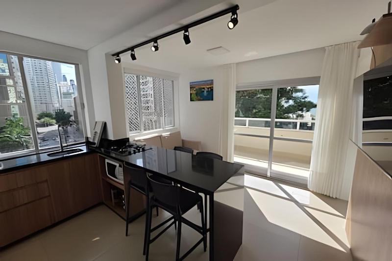 Moderno & Central: 70m do Mar + Garagem Privativa - image 7