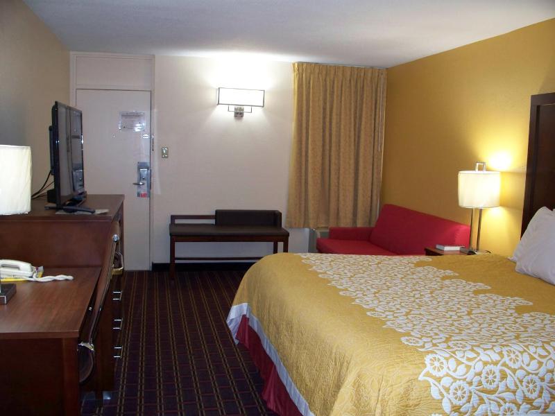 King Room - Non-Smoking image 2