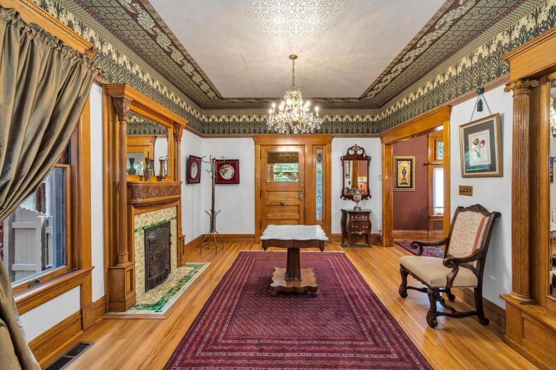 Historic Cap Hill Gem Prime Location I Walkable - image 8