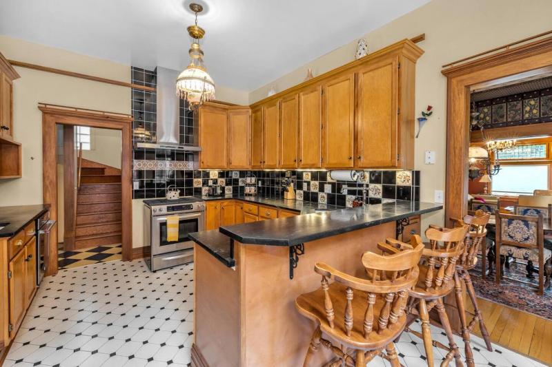 Historic Cap Hill Gem Prime Location I Walkable - image 14