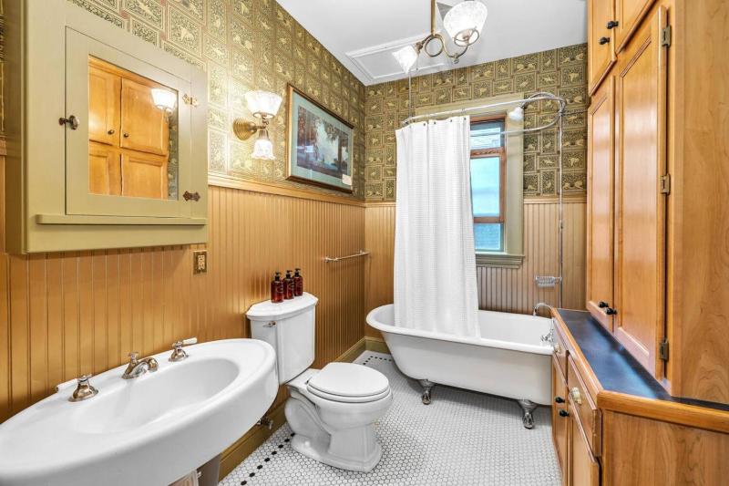 Historic Cap Hill Gem Prime Location I Walkable - image 30