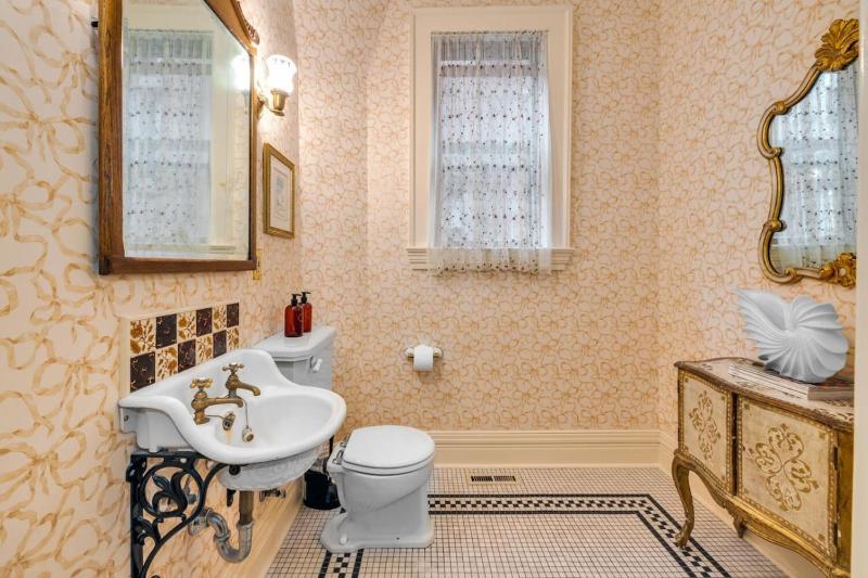 Historic Cap Hill Gem Prime Location I Walkable - image 15